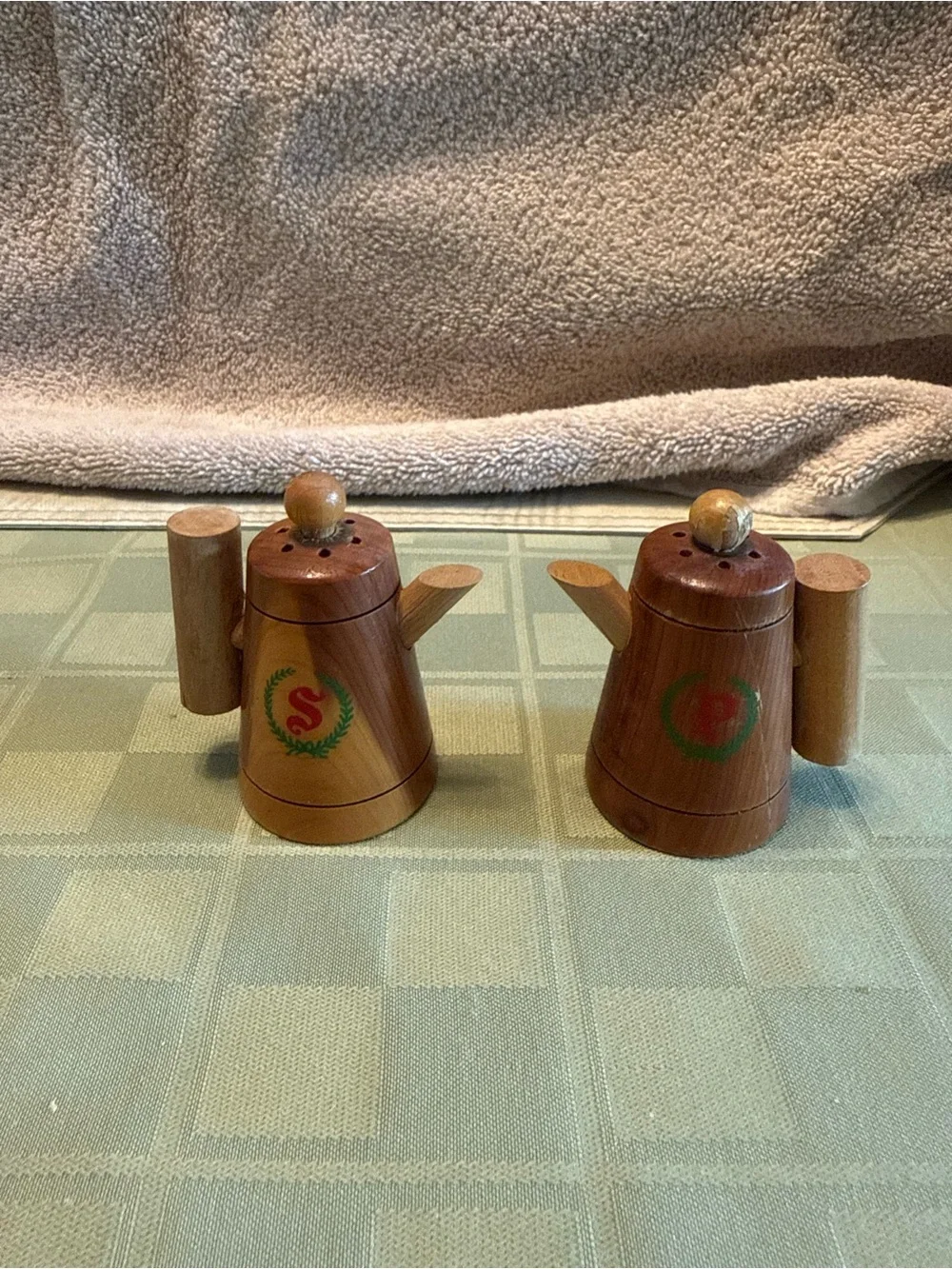 Vtg Rustic Wooden Coffee Pot Salt & Pepper Shakers Natural Bridge VA Souvenir
